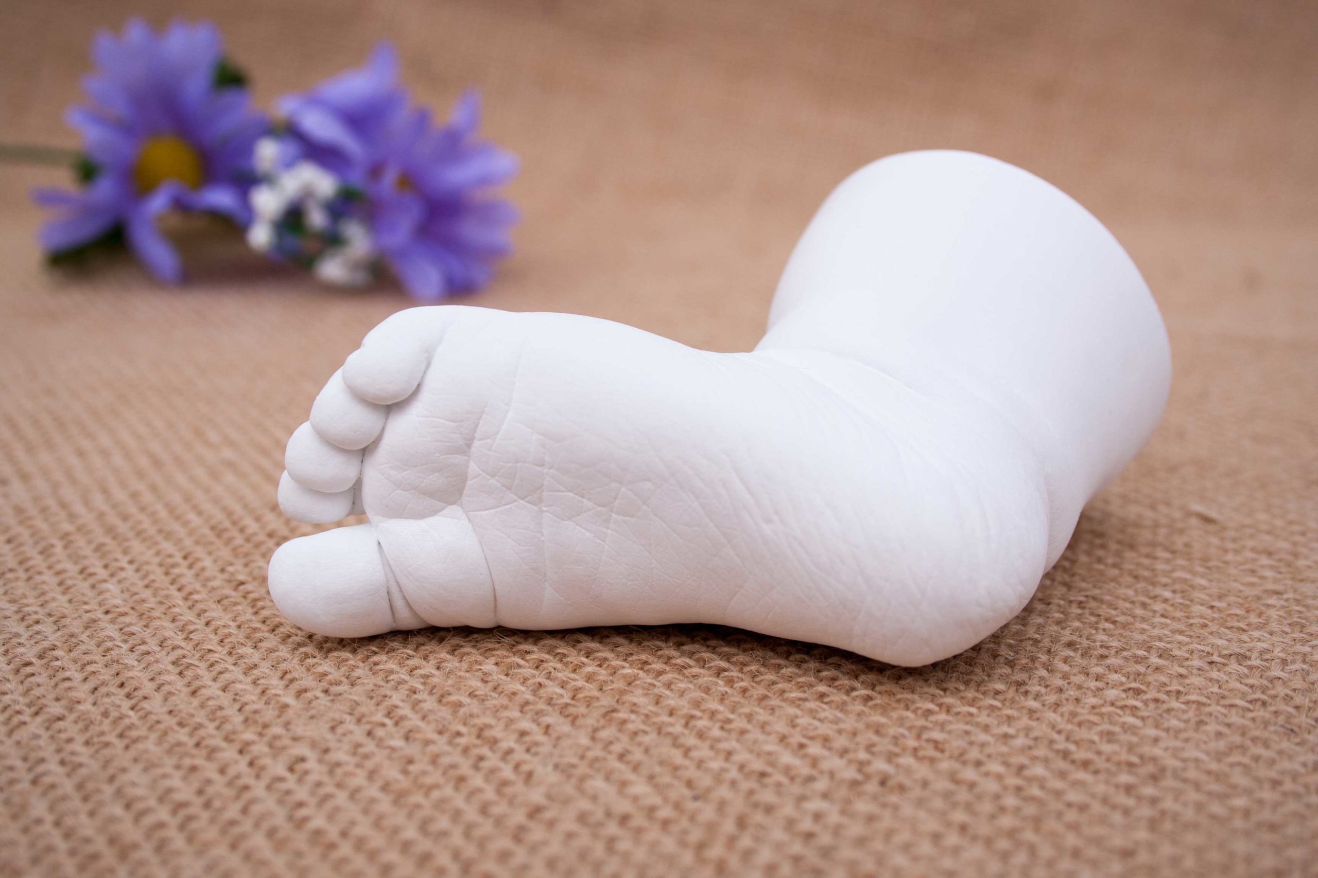 baby foot cast white -med