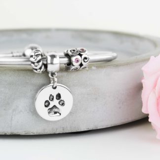 personalised-memorial-sterling-silver-circle pawprint-charm-bracelet
