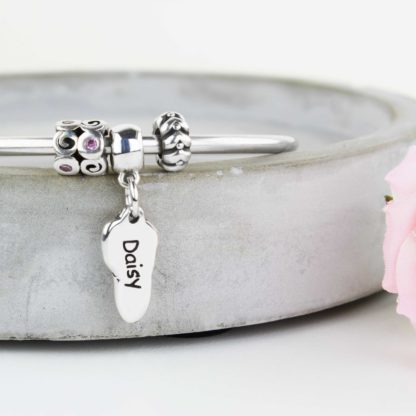 personalised-sterling-silver-sculptured-footprint-charm-text-bracelet