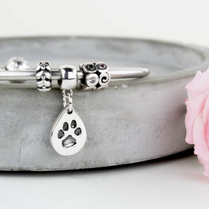 personalised-memorial-sterling-silver-teardrop-pawprint-charm-bracelet