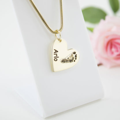 gold-heart-footprint-pendant-personalised-necklace