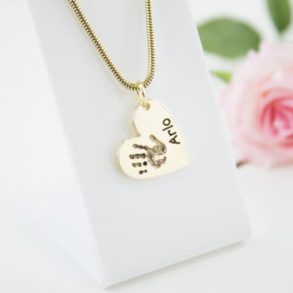 gold-heart-handprint-pendant-personalised-necklace