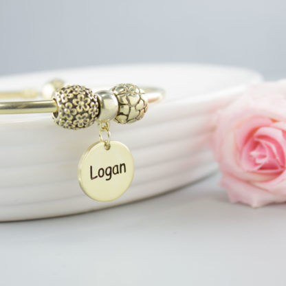 personalised-gold-round-charm-reverse-text-bracelet