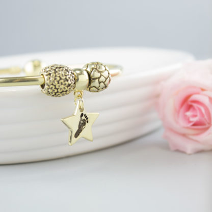personalised-gold-star-charm-footprint-bracelet