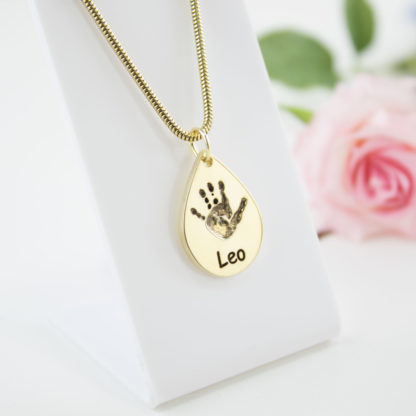 gold-teardrop-handprint-pendant-personalised-necklace