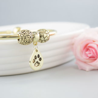 personalised-memorial-gold-teardrop-charm-pawprint-bracelet