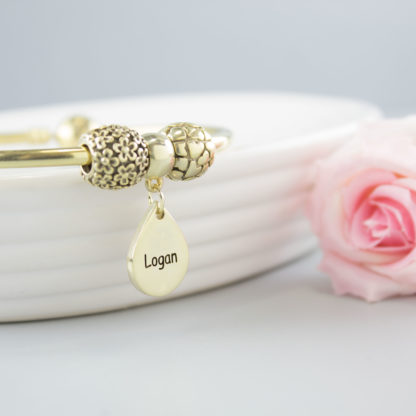 personalised-gold-teardrop-charm-reverse-text-bracelet