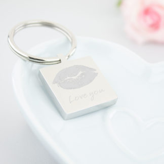 personalised-stainless-steel-engraved-kiss-square-keyring
